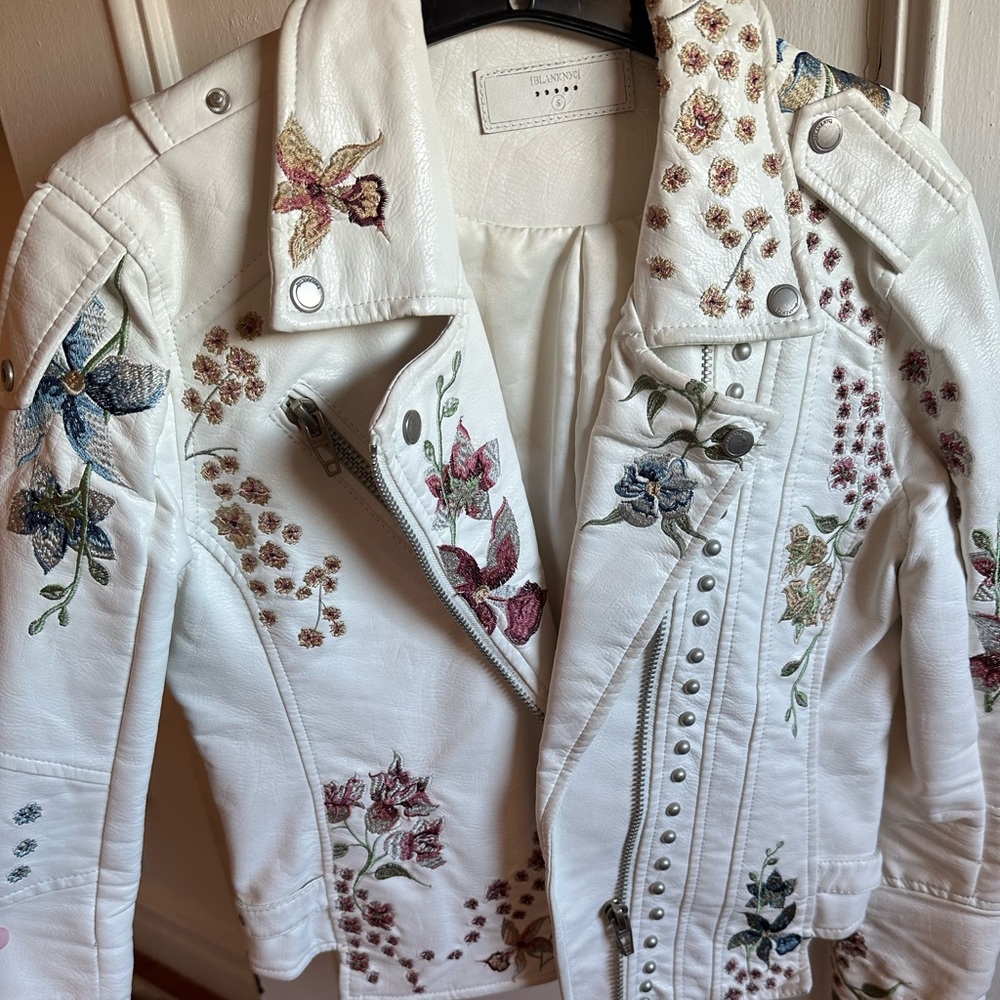 BLANKNYC beautiful white leather jacket with flower detail